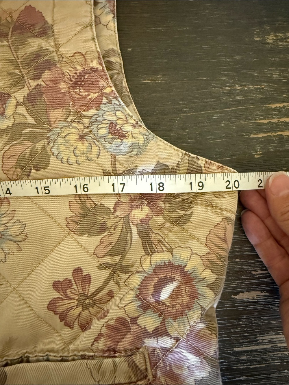 Quilted Floral Vest - Beige with Dusty Rose - Vintage Style - Picture 7 of 8